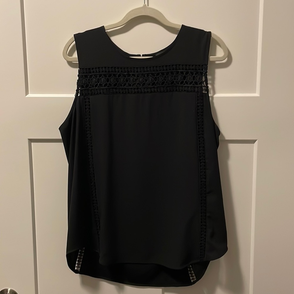 Ann Taylor women’s size L black sleeveless top with cut out detail
